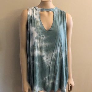 Plus size tie dye cut out tank top